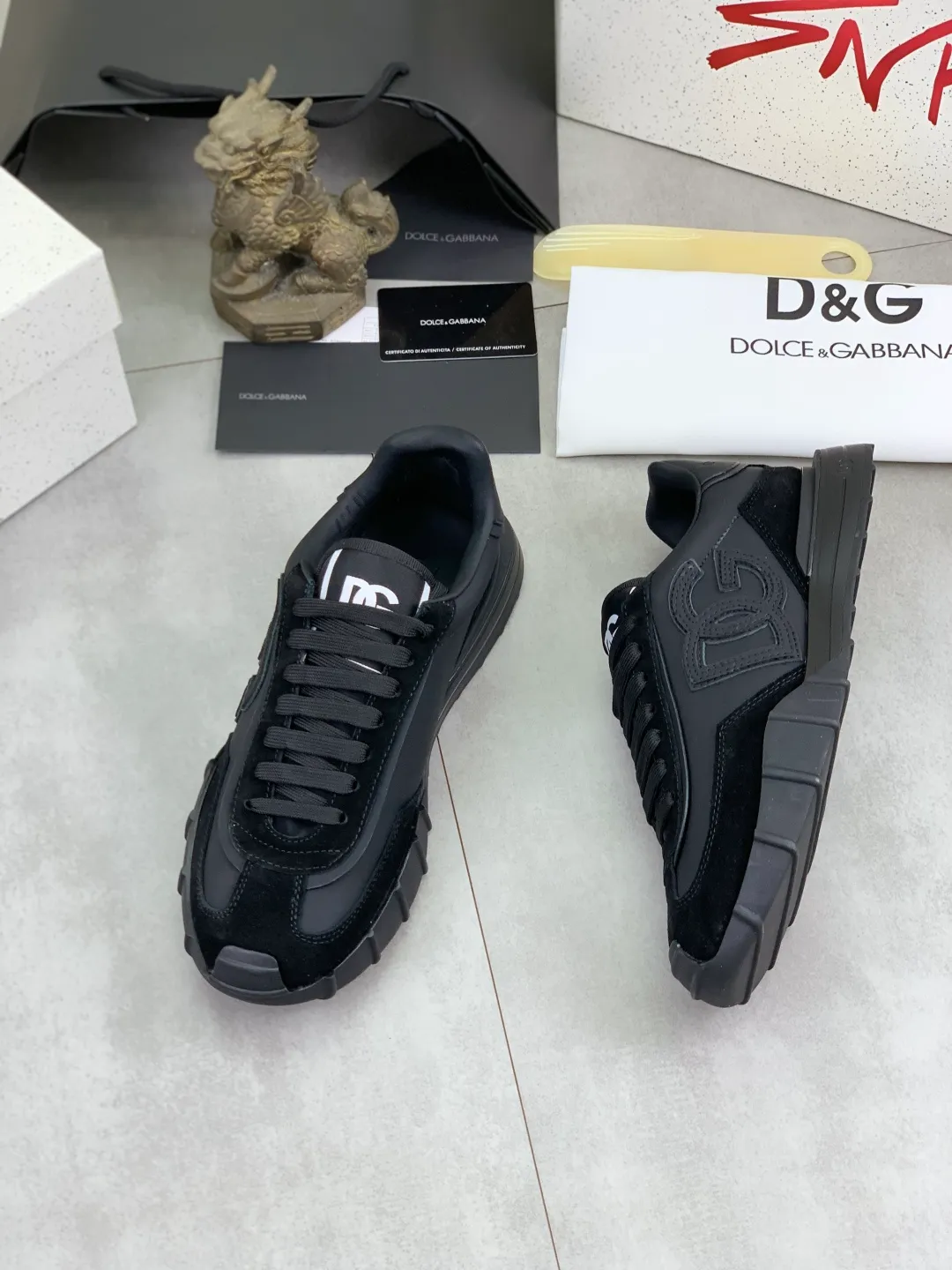 Men's men's shoes 💰P542 💰[New model] The latest hot style, top original quality, the official website synchronizes "DOLCE&GABBANA [Dolce & Gabbana] ~ High quality." The effect is low-top casual DG men's shoes, loved by many celebrities, using high-end imported first-layer calfskin splicing logo design + cowhide feet, simple and elegant, perfectly interpreting the latest inspiration of shoes, integrating classics and fashion, luxury dreams, and fashion. Suitable for drivers, light and comfortable to drive, light and breathable for outdoor travel, high-end quality, trustworthy, 5️⃣color🉑️choice! Code number: 38-46